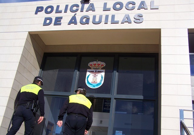 El Ayuntamiento de Águilas muestra su apoyo y solidaridad a la Policía Local de Águilas "ante el grave altercado ocurrido el pasado fin de semana en un local de ocio nocturno"