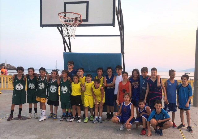 El Campeonato de Baloncesto 3x3 lleva el espectáculo del basket a la Explanada del Auditorio de Águilas 