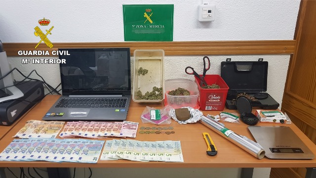 La Guardia Civil desmantela en Águilas un punto de venta de drogas al menudeo 