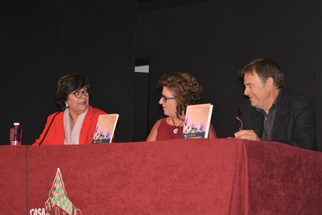 María Segura presenta en Águilas su libro ‘El color de un sentimiento’