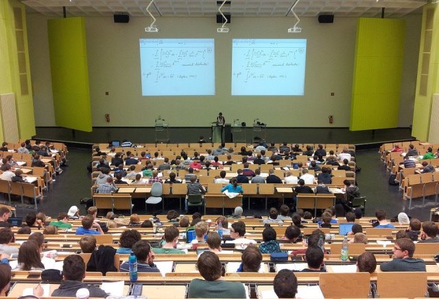 Educación aboga por la evaluación del alumnado sobre los contenidos que se impartieron de manera presencial 