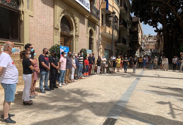 Águilas su suma a las concentraciones silenciosas contra la violencia parricida
