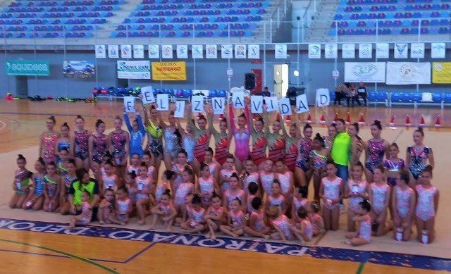 El Club Rítmica Águilas cierra el año con su tradicional exhibición navideña