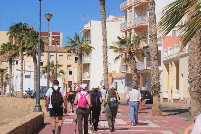 Ciudadanos pide al Ayuntamiento de Águilas la construcción de una pista paralela para deportistas en el Paseo de la Constitución   