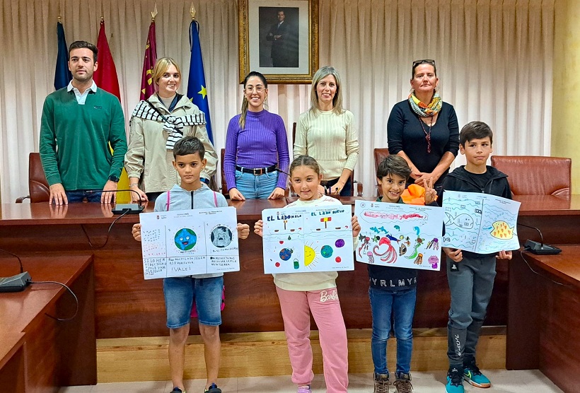 El Ayuntamiento de Águilas acoge la entrega de premios del concurso “La mar es vida, cuídala”