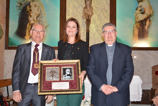 La alcaldesa de Águilas, pregonera del Cristo de la Misericordia y la Santísima Virgen de la Piedad