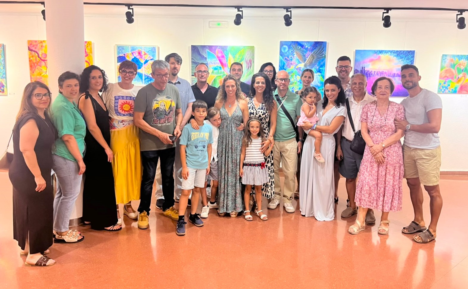 La aguileña Marina Martínez presenta su exposición “Ente mares y raíces: del fondo a la superficie”