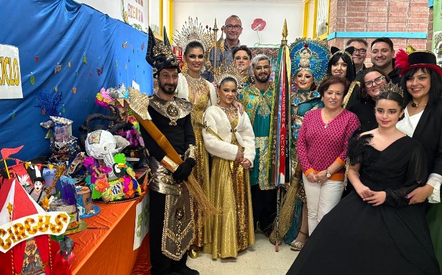 El colegio Joaquín Tendero celebra el Carnaval con un concurso de sombreros