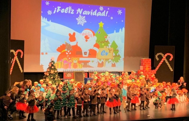 El Colegio Carlos V de Águilas lleva a escena su tradicional gala benéfica de Navidad 