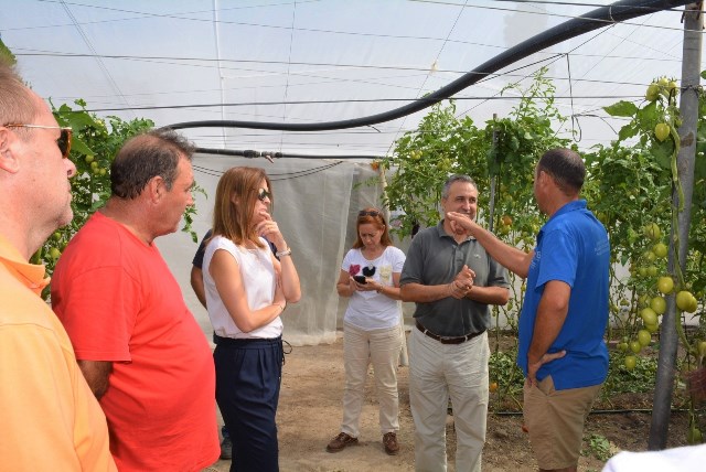 La alcaldesa de Águilas muestra su apoyo a los agricultores en sus reivindicaciones de mejora del seguro agrario