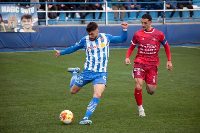El Águilas se cae de la primera plaza, después de perder ante la Minera un partido en el que los blanquiazules merecieron más
