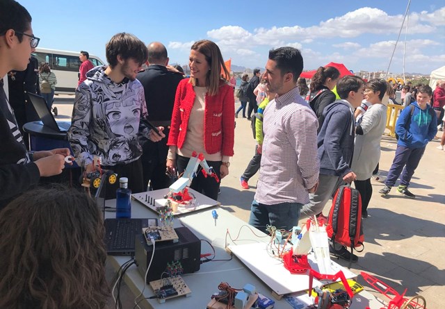 Éxito de participación en la primera jornada de la Feria de la Ciencia y del Mar de Águilas 