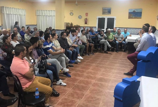 Eva Reverte se reúne con agricultores de Águilas para darles a conocer las medidas concretas que incluye su programa electoral 