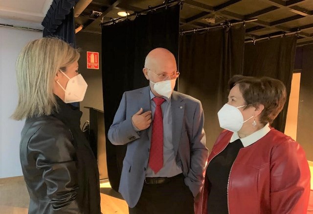 Ángel Calvo presenta¿Manual de supervivencia para madres y padres de niños y niñas con dislexia&quot;
