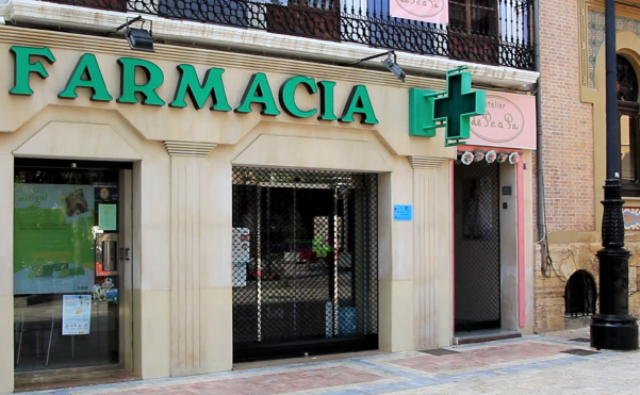 Los mayores de 65 años podrán retirar desde mañana sus mascarillas en las farmacias