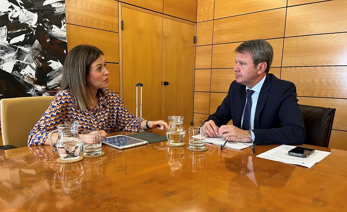 Moreno califica de “muy productiva” la reunión mantenida con el secretario de Estado de Transportes
