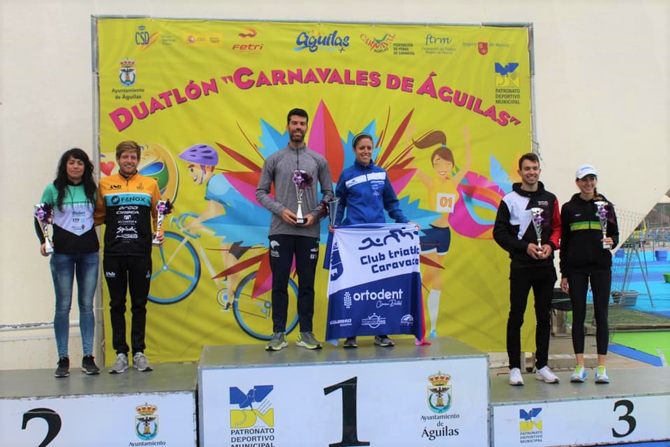 Cristóbal Valenzuela y Paloma Sánchez en la cúspide del XXVI Duatlón Carnavales de Águilas 