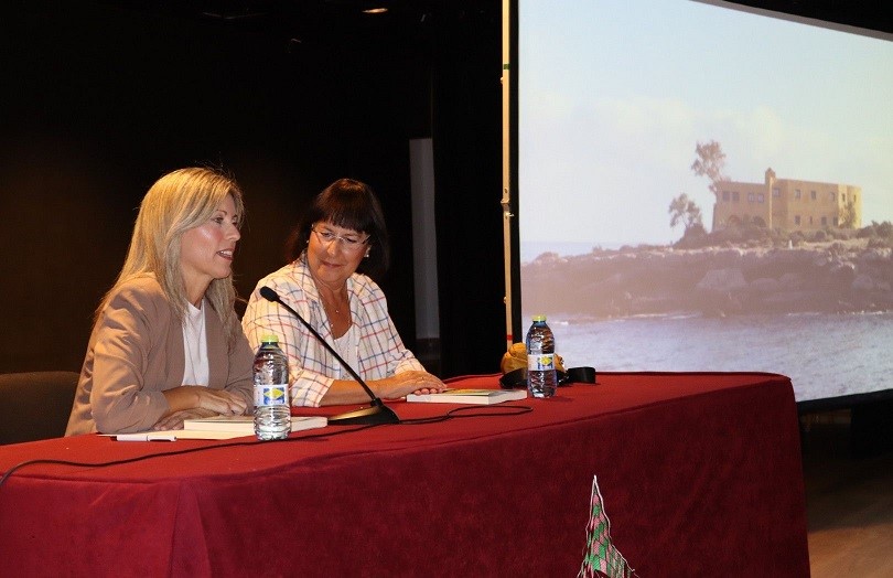 Maite González presenta en Águilas “Los tres lados de la casa amarilla”