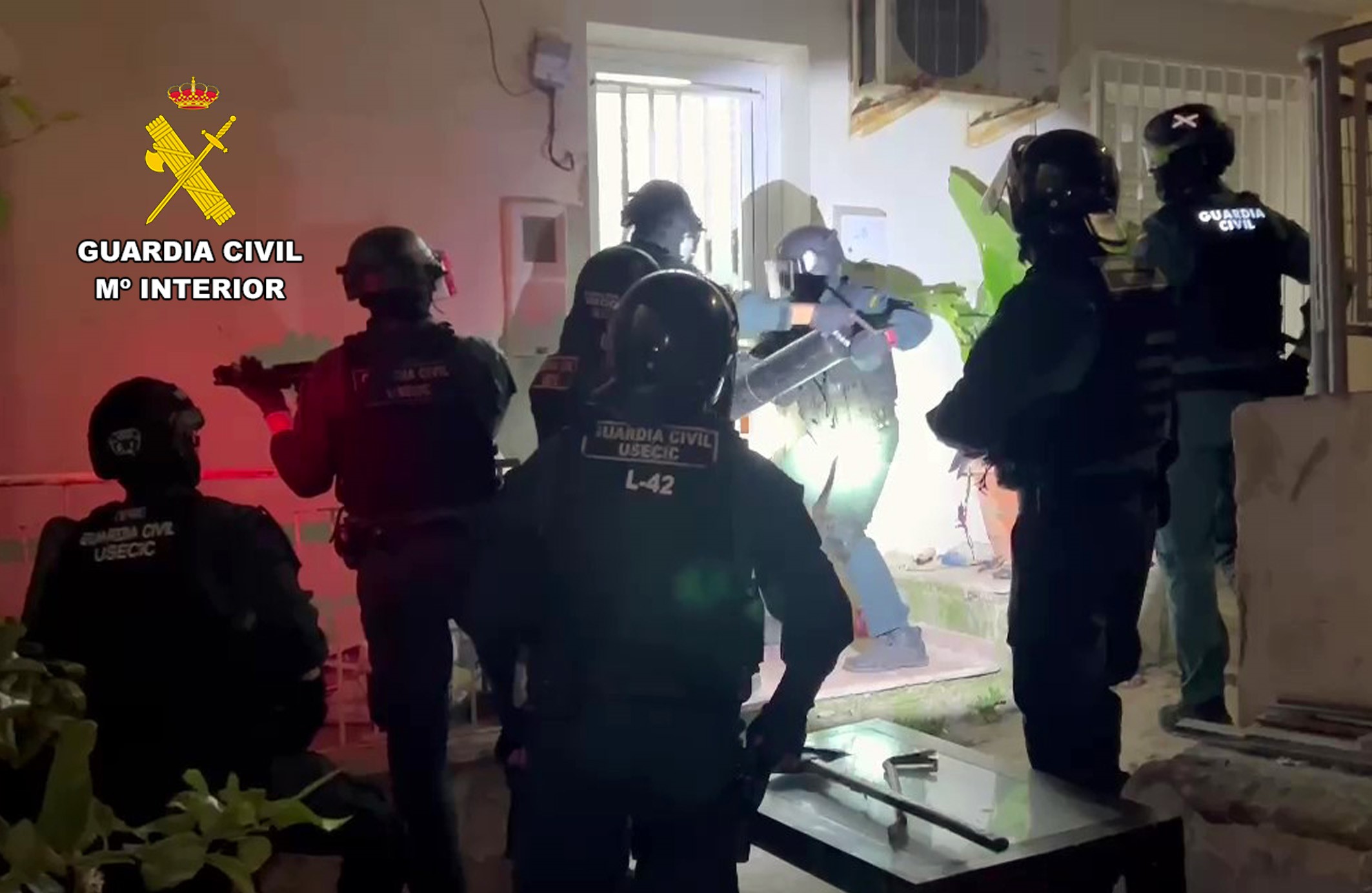 La Guardia Civil desmantela en Águilas y Huércal-Overa un grupo criminal clave para el suministro de combustible a pateras taxi