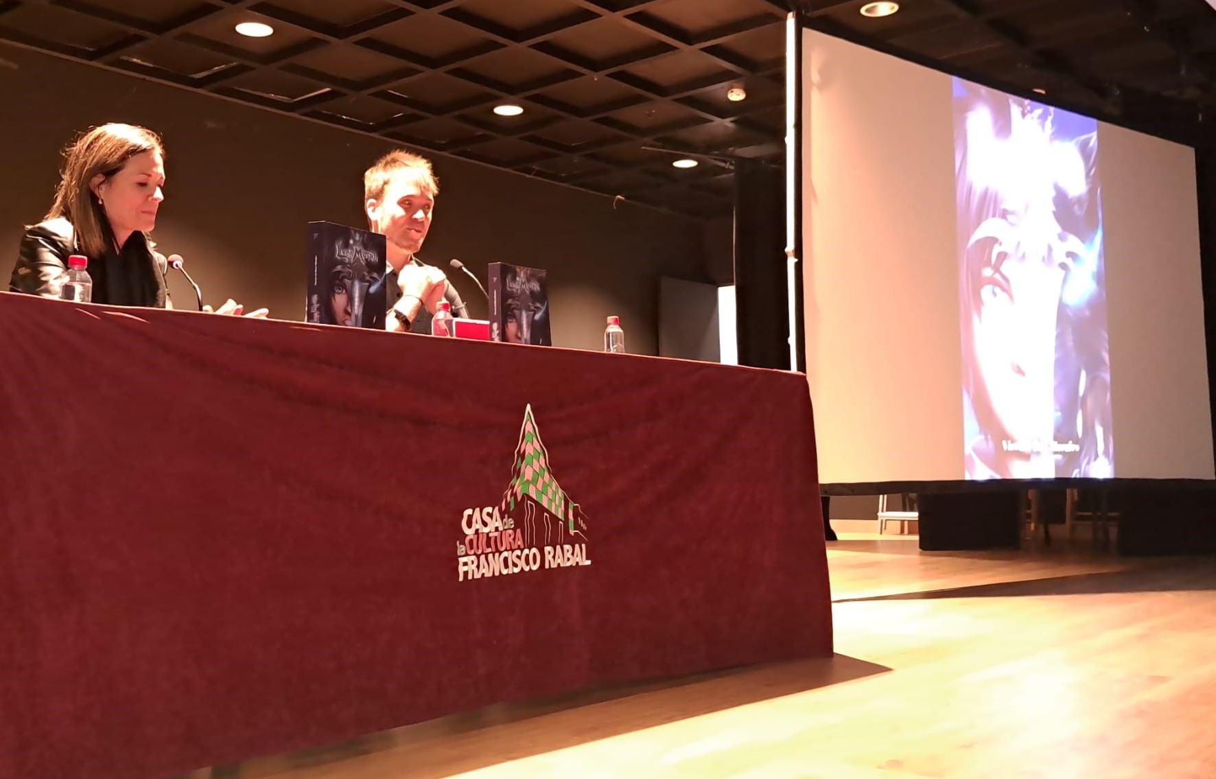 Vicente D.H. Morales presenta el libro “Luna muerta” en la Casa de la Cultura de Águilas