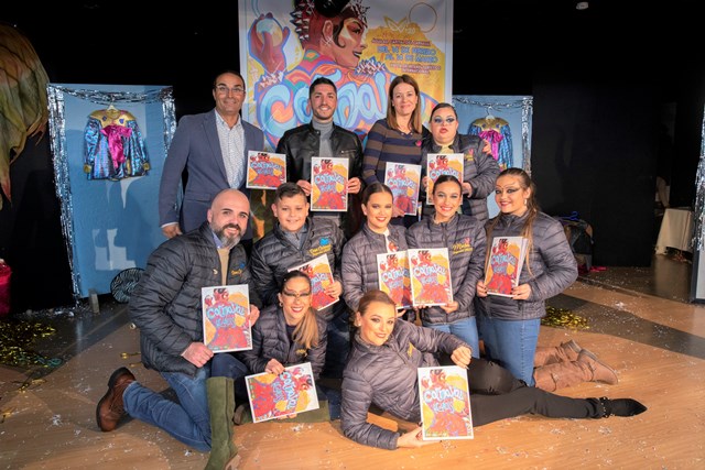 La recaudación de la venta del libro del Carnaval de Águilas se destinará a Asteamur 