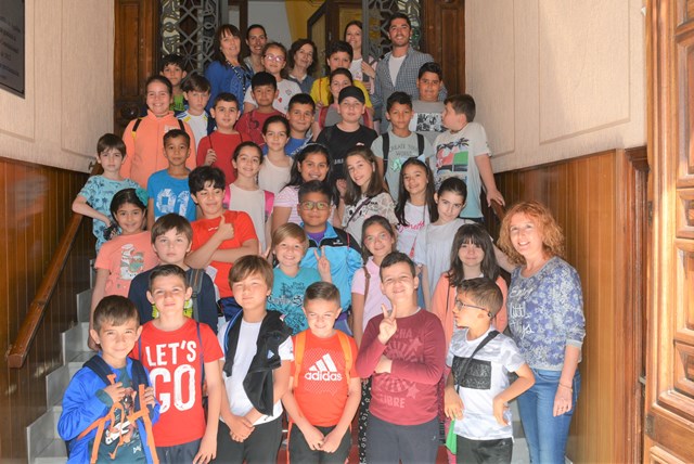  Los alumnos de 3º de Primaria del colegio Mediterráneo visitan el Ayuntamiento de Águilas 