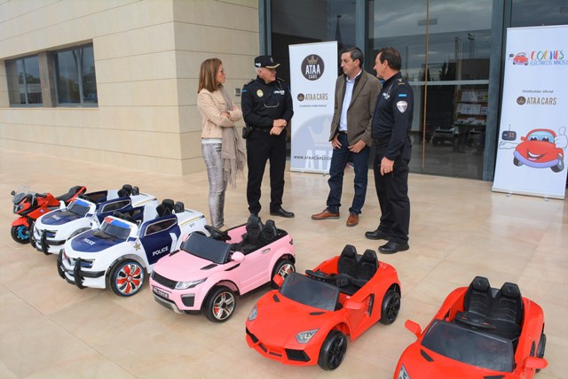 La Policía Local utilizará vehículos eléctricos para las clases de educación vial que imparte entre los escolares aguileños   