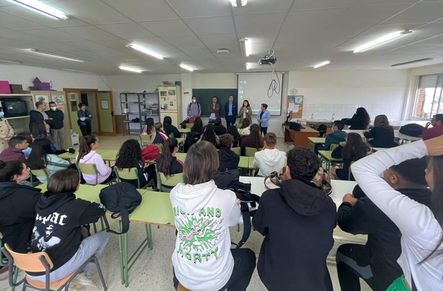 Los institutos de Águilas acogen un programa de ponencias educativas organizado por la Sede Permanente de la UMU