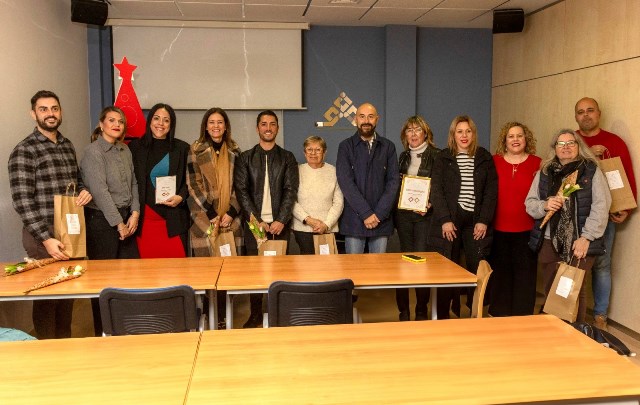 Nuria Navarro, Ángeles Navarro y María Sánchez-Fortún ganan los cheques de la campaña navideña de ACIA