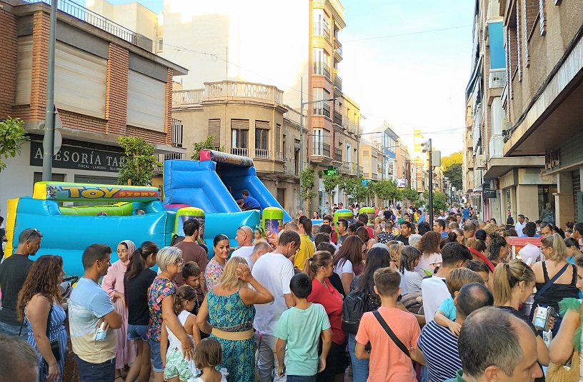 Águilas celebró en la calle Conde de Aranda la gran fiesta de la movilidad