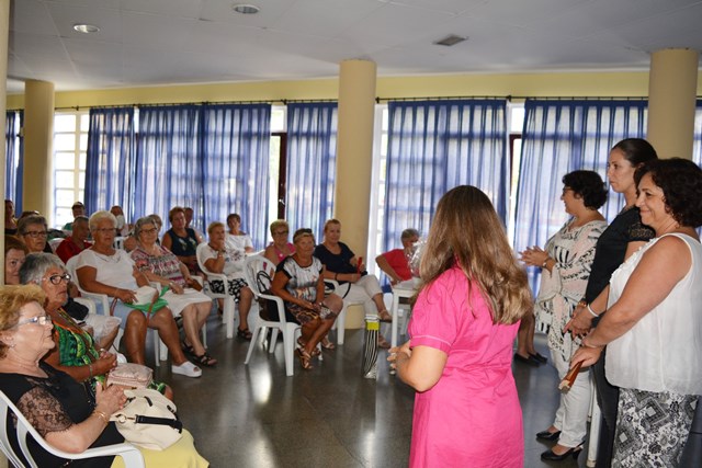 El Centro Municipal de la Tercera Edad de Águilas acoge el taller 'El ritmo de la vida'