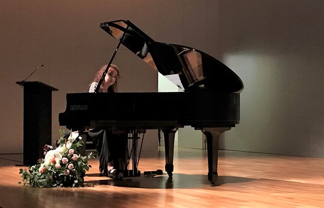 El recital de piano de Pilar Valero recauda en Águilas más de 3.300 euros para la investigación contra el cáncer