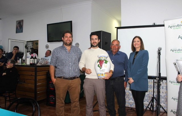 El premio Agricultor del Año recae en la explotación de David Asensio Quesada