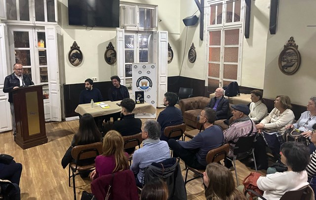 El Casino de Águilas acoge la presentación del libro “Las dos gravedades”
