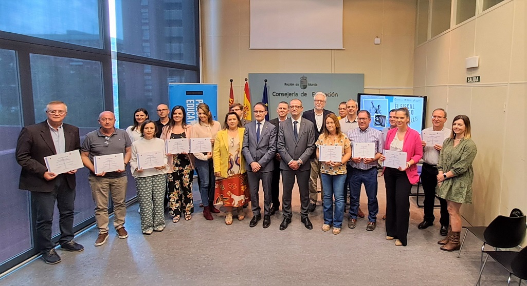 Educación reconoce al IES Europa de Águilas por su participación en el programa ‘El fiscal contigo’