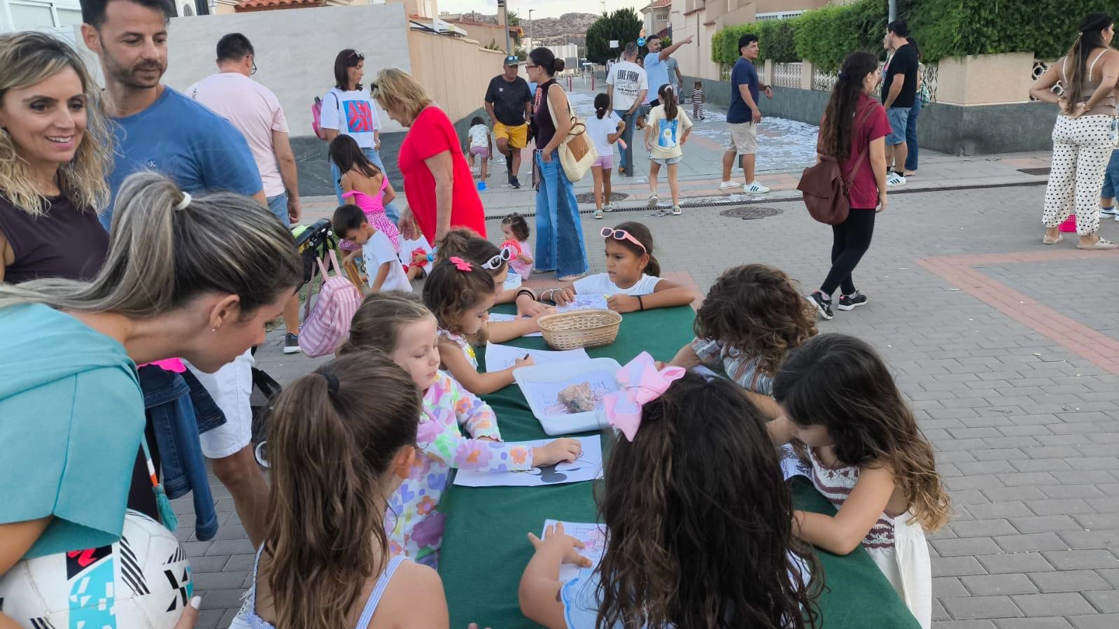 Los Jardines celebra sus fiestas con una gran participación vecinal
