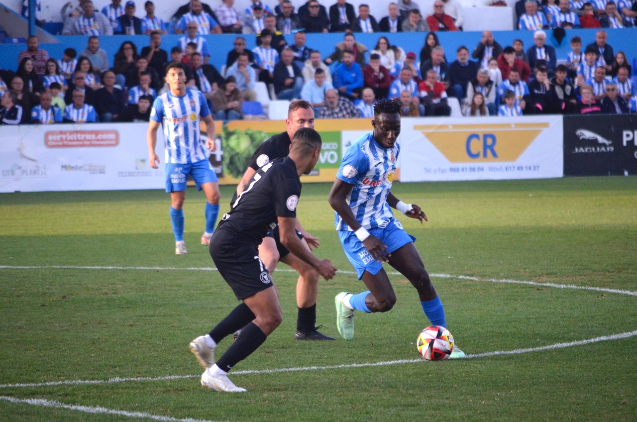 El Águilas sale del playoff de ascenso tras perder 0-2 ante El Palo un partido en el que todo salió al revés