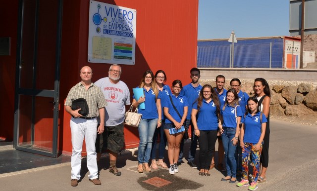 Los miembros de la Lanzadera de Empleo  de Águilas visitan el Vivero de Empresas