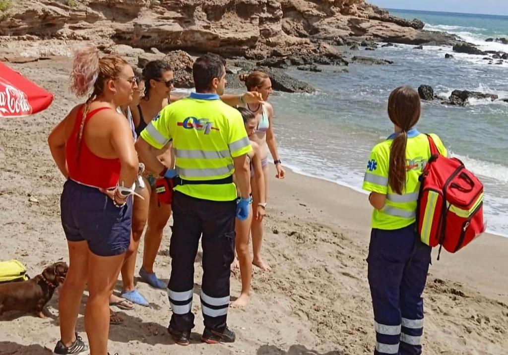 Rescate múltiple en la Cala del Mijo de Águilas