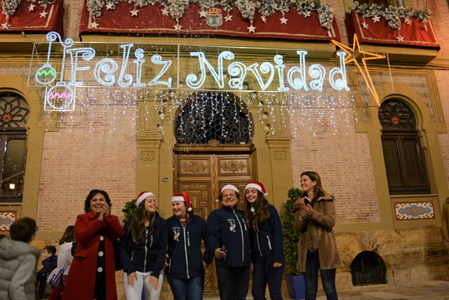 459.000 bombillas led iluminan la Navidad en Águilas