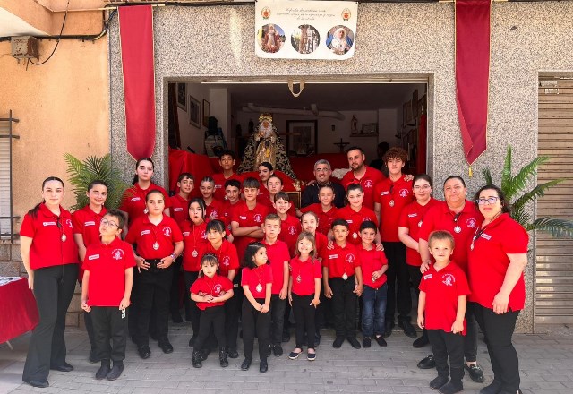 Los niños de la Cofradía del Resucitado protagonizan la Procesión de Gloria de la Candelaria en Águilas