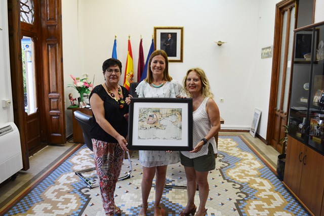 La Asociación Apimo dona una de sus obras al Ayuntamiento de Águilas