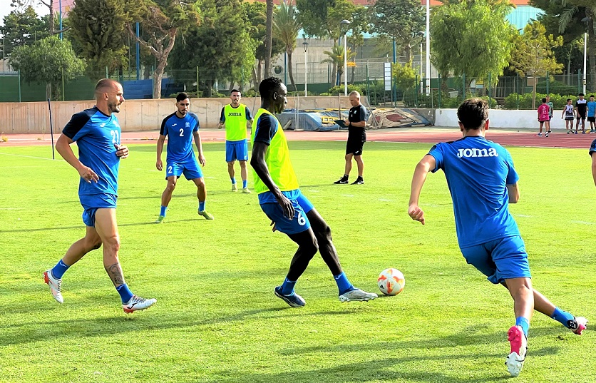 El Águilas FC arranca los entrenamientos, inmerso en una campaña de abonados que ya supera los 300 socios