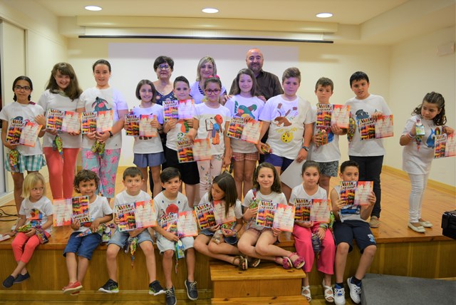  Los alumnos del Taller Pint-Art de Águilas reciben sus diplomas de fin de curso