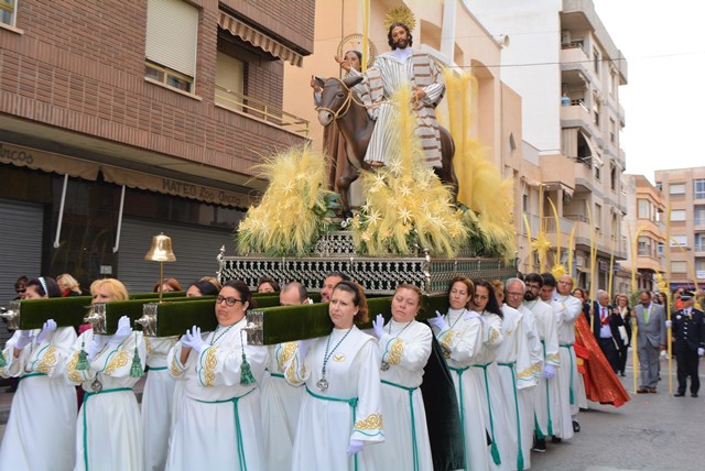 La Procesión de las Palmas abre la Semana de Pasión en Águilas durante la jornada del Domingo de Ramos