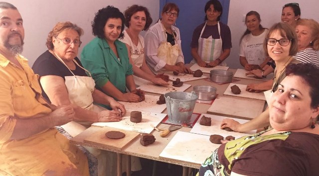 Veintidós mujeres participan en el Taller de Cerámica puesto en marcha por la concejalía de Igualdad de Águilas