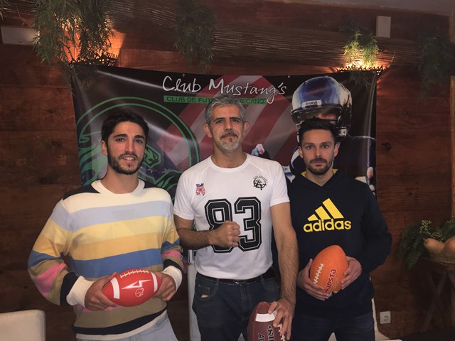 Mustang's Águilas Football Flag presenta su nueva escuela deportiva