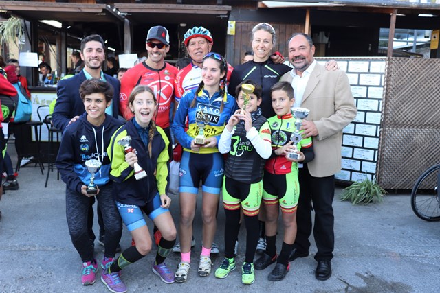 Mabel Gallardo y Javier Solache se proclaman campeones de la Carrera del Pavo en Águilas