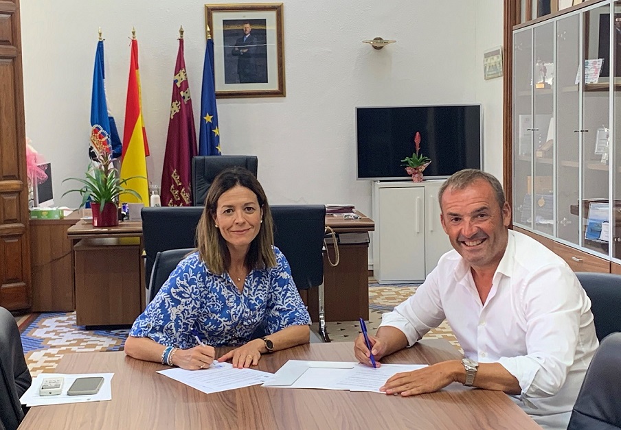Moreno y Morata renuevan el convenio de colaboración entre el Ayuntamiento y la Asociación Centenario y Museo  del Fútbol Aguileño