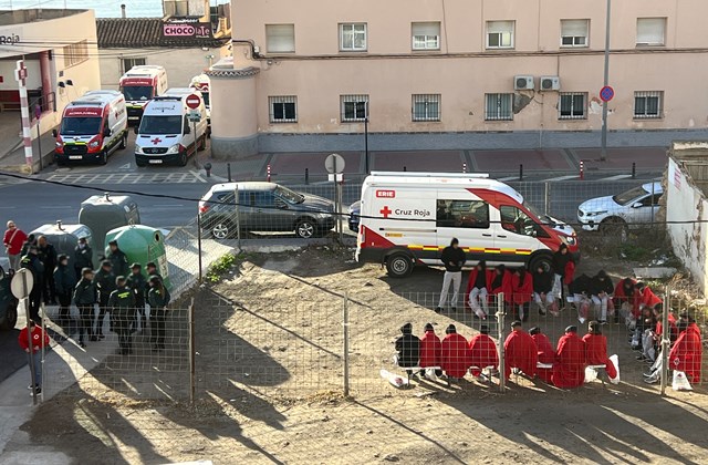 Al menos un fallecido y otras 25 personas atendidas en la última llegada de pateras a la costa de Águilas